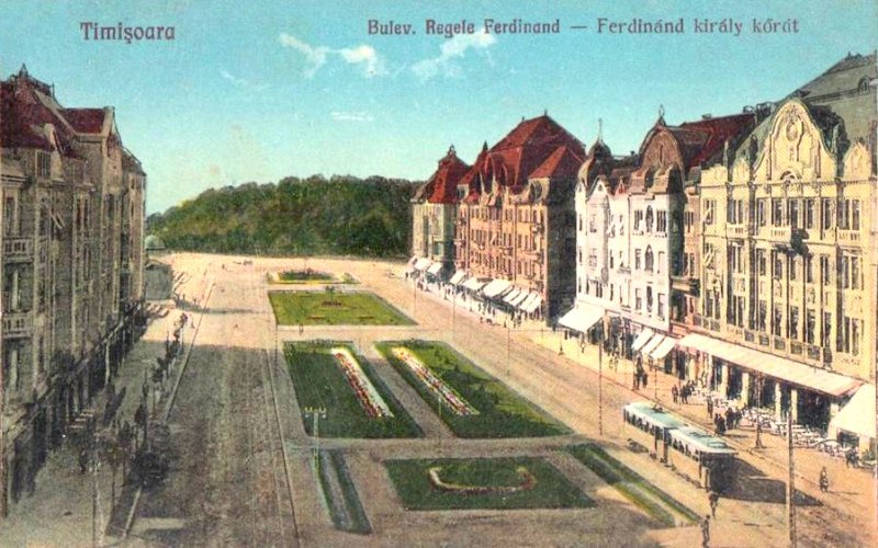 Historic view of the Corso, today’s Victory Square, in the 1920s