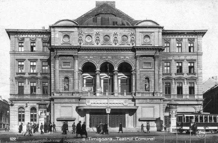 Historic view: Opera · the former façade